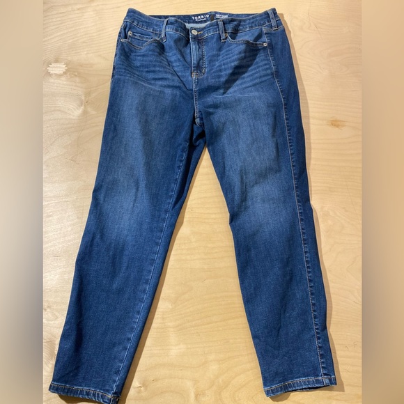 TORRID Trio Fit Skinny Jeans 16R-20R Limitl Stretch (KK) - Picture 4 of 10
